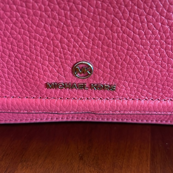 NWOT Michael Kors Jet Set Charm Small Phone Crossbody - Picture 2 of 15